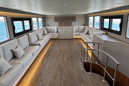 Чартер Моторная яхта Cruisers Wooden Хургада