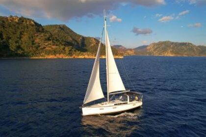 Hire Sailboat Beneteau Yachts Beneteau Oceanis 45 - S/Y Tayanita / 2013 Model Orhaniye