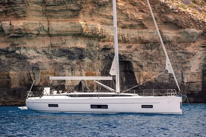 Hire Sailboat Bavaria Bavaria C45 Alimos Marina