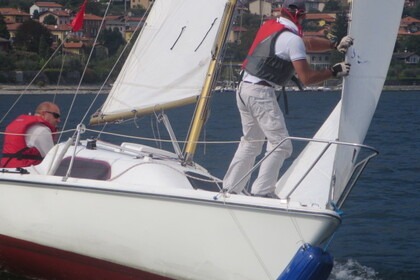 Verhuur Zeilboot One Design Meteor Pianello del Lario