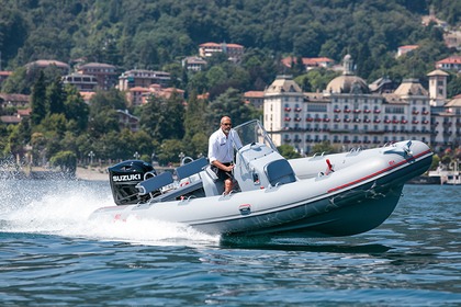 Charter Motorboat Marshall M4 Touring 665 Sète