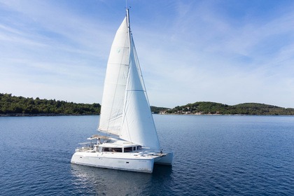 Charter Catamaran Lagoon-Bénéteau Lagoon 421 - 4 + 1 cab. Šibenik