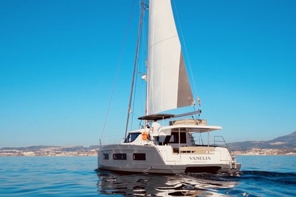 Hire Catamaran AVENTURA CRUISER Barcelona