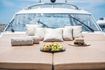 Чартер Моторная яхта Princess Princess v65 Позитано