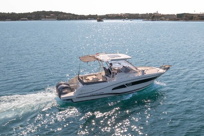 Miete Motorboot Jeanneau Cap camarat 9.0 Pula