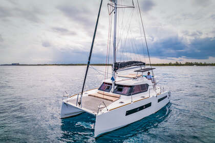 Rental Catamaran AVENTURA 34 AVENTURA 34 Sitges