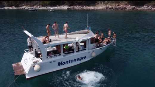 Comune di Bar Motorboat Ocean Star Broom ocean 37 alt tag text