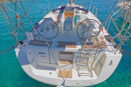 Charter Sailboat  Oceanis 43 Megara