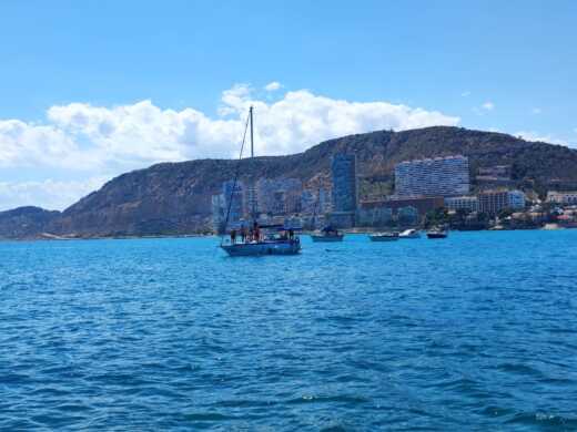 Alicante Motorboat Doqueve 360 11 metros alt tag text