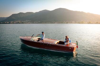 Charter Motorboat Chris Craft Runabout Tremezzina