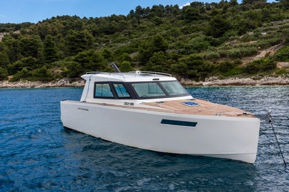 Charter Motorboat Aliskaf 11.25 Milna