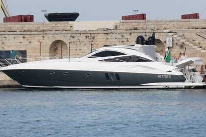 Noleggio Yacht a motore Sunseeker Predator 68 Monopoli