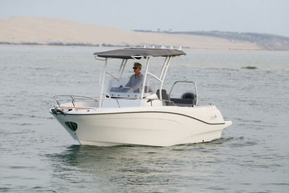 Rental Motorboat Jeanneau Cap Camarat 6.5 CC Série 3 Arcachon
