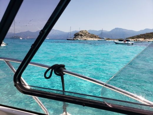 Saint-Florent Motorboat Mirage boat Sting 700 alt tag text