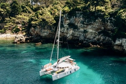 Location Catamaran Catamaran Lagoon 380 Antibes