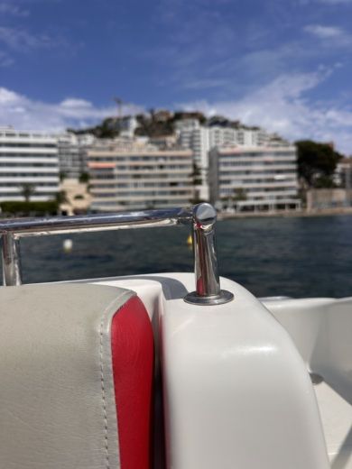 Santa Ponsa Motorboat Bayliner VR6 Cuddy alt tag text