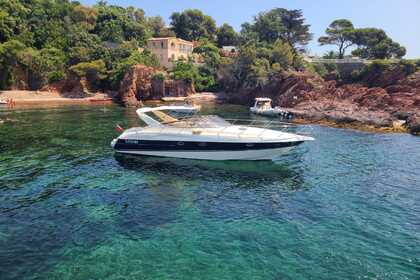Hire Motorboat Cranchi 39 Saint-Raphaël