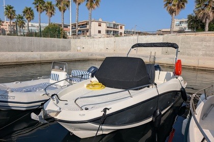 Hire Motorboat Quicksilver Sundeck 605 cruiser Six-Fours-les-Plages