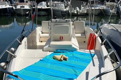 Hire Motorboat Bayliner CC6E Mandelieu-La Napoule