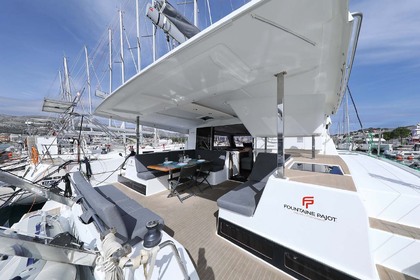 Hire Catamaran Fountaine Pajot Isla 40 Trogir