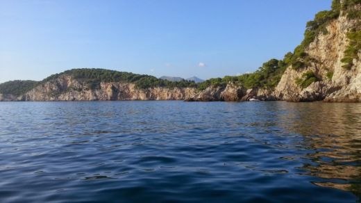 Dubrownik Motorboat Sea Ray Sunsport 240 alt tag text