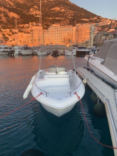 Motorboat B2 Marine Cap Ferret 522 Open boat plan