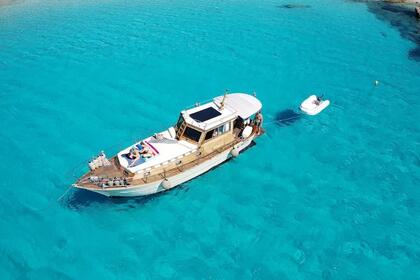 Charter Motorboat Gozzo d'Epoca Fratelli Mileo La Maddalena