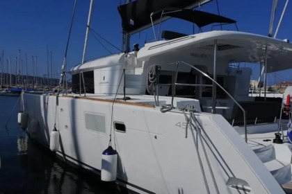 Hire Catamaran Lagoon-Bénéteau Lagoon 450 F - 4 + 2 cab. Lefkada