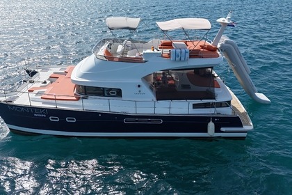 Hire Catamaran Lagoon Lagoon 44 motor boat Poreč