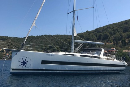 Noleggio Barca a vela Bénéteau Oceanis Yacht 62 - 4 + 1	 Trogir