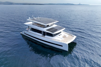 Noleggio Catamarano VisionF VisionF 80 E-Cat Imperia