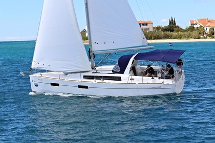 Charter Sailboat BENETEAU OCEANIS 38.1 BT Croatia