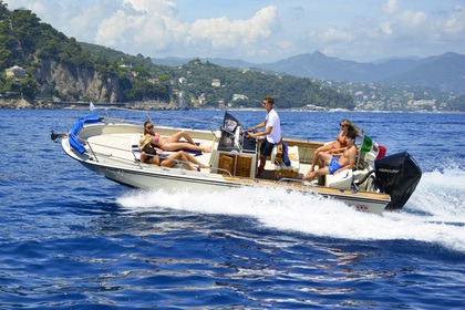 Noleggio Barca a motore Boston Whaler Outrage 22 Santa Margherita Ligure