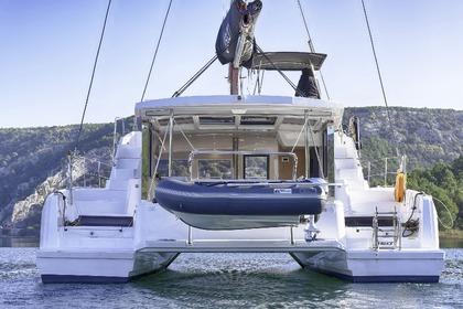 Charter Catamaran Catana Group Bali 4.2 - 4 + 1 cab. Skradin