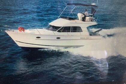 Hire Motorboat Acm 38 EXCELLENCE Beaulieu-sur-Mer