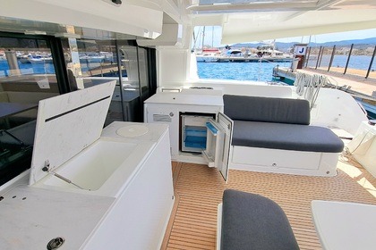 Rental Catamaran LAGOON 460-4 CABINS Sint Maarten