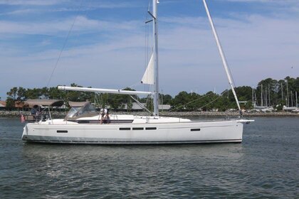 Hire Sailboat Jeanneau Sun Odyssey 519 - 3 cab. Tortola