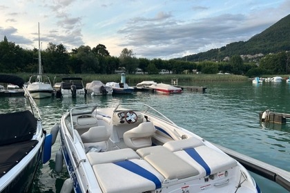 Location Bateau à moteur Glastron Gt205 Annecy