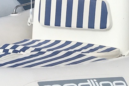 Location Semi-rigide Zodiac Medline 2 Compact Sari-Solenzara