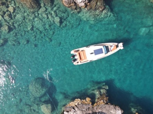 Paroikia Motorboat Saxdor 32 GTO alt tag text