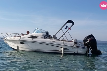 Rental Motorboat BENETEAU Flyer 750 Hyères