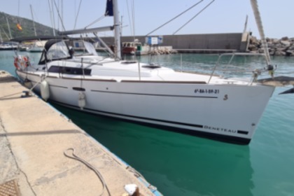 Hire Sailboat Beneteau Oceanis 37 Limited Edition Sitges