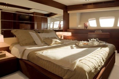 Hire Motor yacht Azimut Azimut 100 Abu Dhabi Industrial City