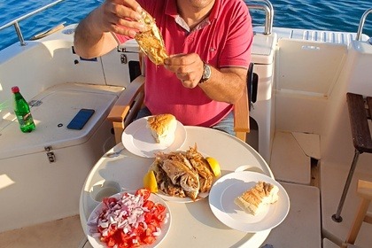 Rental Motorboat Arvor 230as Bar