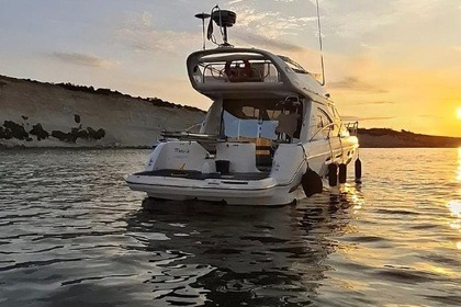 Rental Motorboat Cranchi Atlantic 40 Birgu