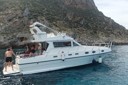 Charter Motorboat Piantoni Hurricane 35 fly Favignana