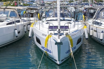 Hire Sailboat Dufour Yachts Dufour 44 Vodice