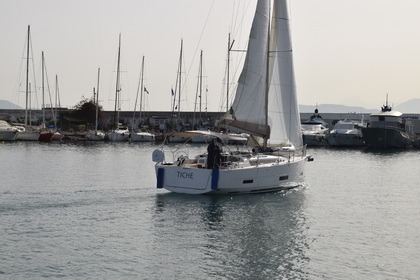 Hire Sailboat Dufour Dufour 390 Grand Large Palermo