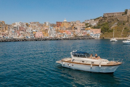 Noleggio Barca a motore Southwind 2000 Allegra 10 cabin Procida