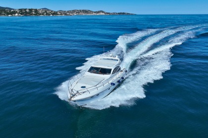 Rental Motorboat innovazione e progetti Alena 48 Sainte-Maxime